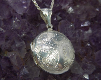 Vintage Small Carved Sterling Silver Filigree Design Round Locket