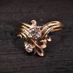 Floral V-Shape Design Vintage 14K Yellow Gold Swirl Setting Diamond Ring