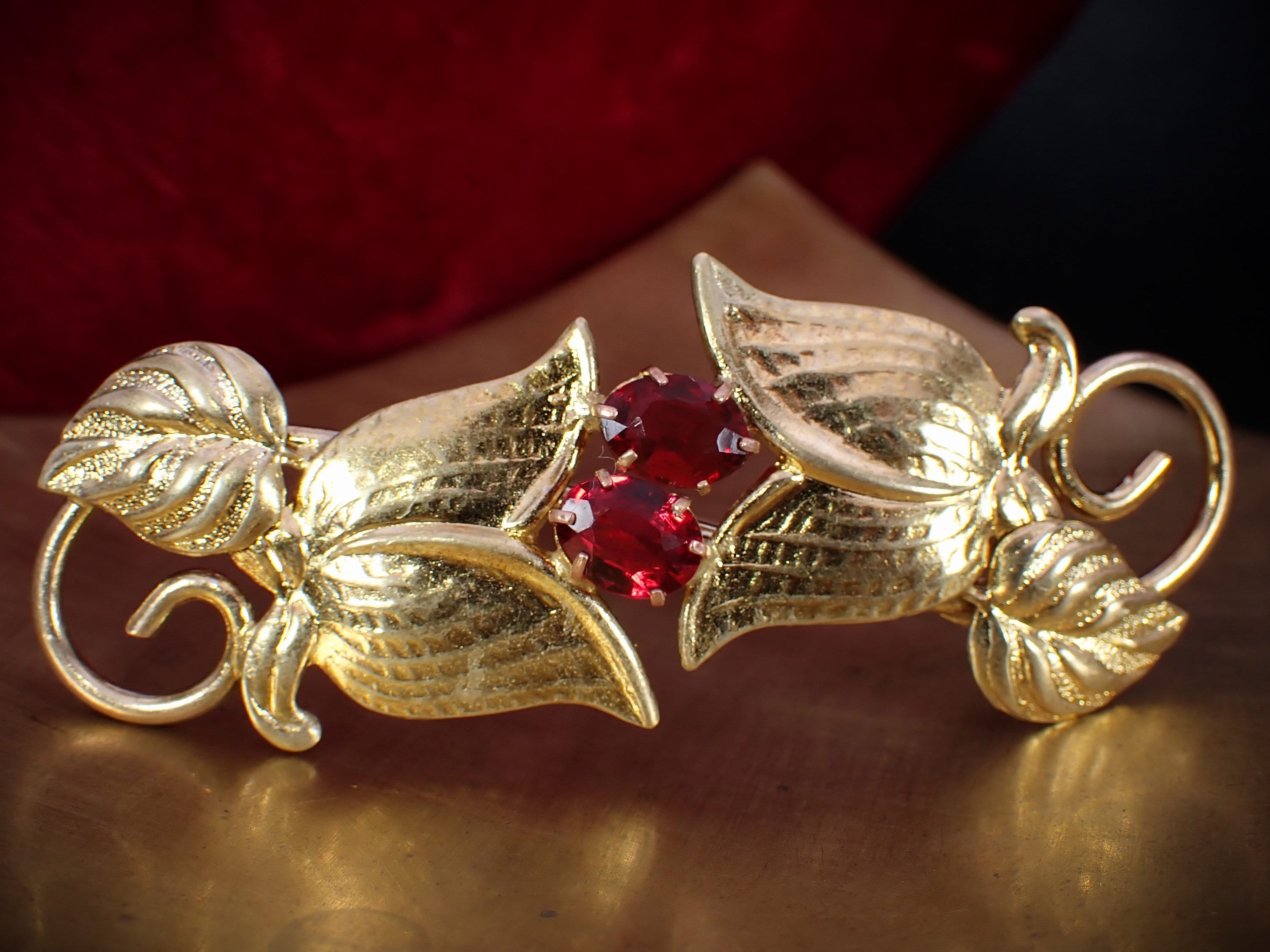 Elegant Tulip Flower Pearl Gold Pin Brooch – Seliste Jewellery