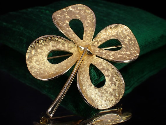 Belle Broche Vintage En Métal Doré En Forme De Feuille - Accessoire D'occasion