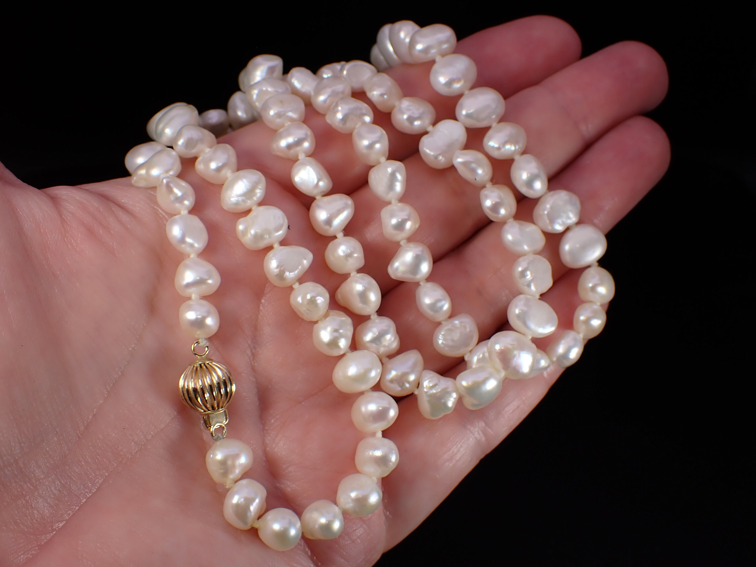 Vintage 14K Gold & Iridescent White Baroque Cultured