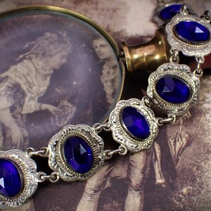 Antique Detailed Silver Tone Dark Blue Faceted Oval Paste Link Bracelet