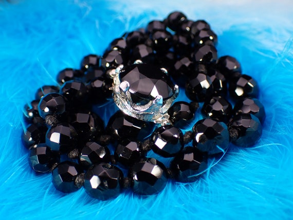 Mesmerizing Vintage 1950's Jet Black Glass Bead G… - image 9