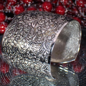 Vintage 2" Wide Designer Sarah Coventry Silver Tone Floral Cuff Bracelet