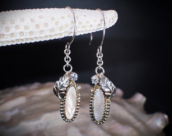 vintage Boucles d'oreilles pendantes pendantes Cherokee Navajo en nacre CZ et plumes CZ en argent sterling