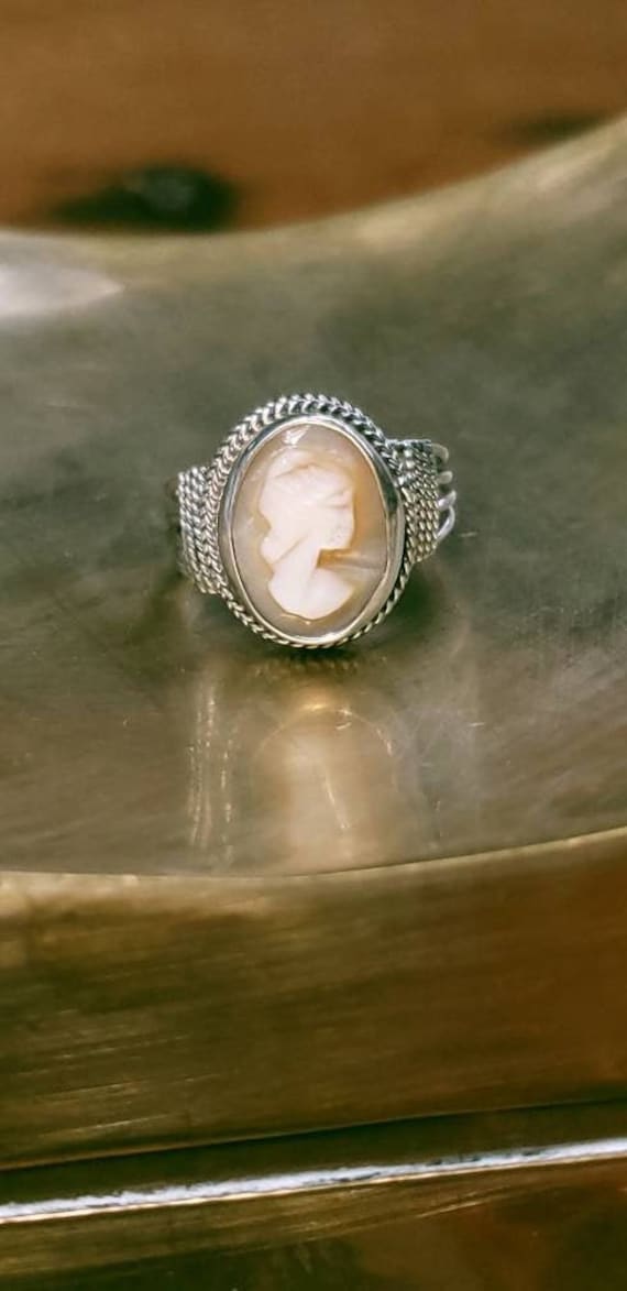 Vintage Cameo Shell Carved Sterling Ring