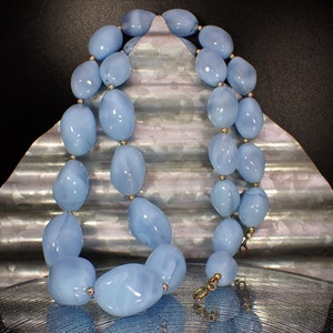 Vintage Gold Tone & Sky Blue Marbled Lucite Oblong Bead Graduating Necklace