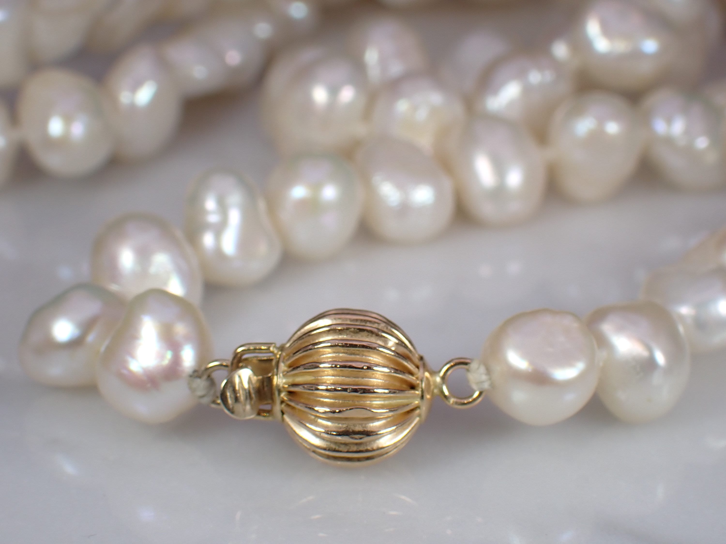 Vintage 14K Gold & Iridescent White Baroque Cultured