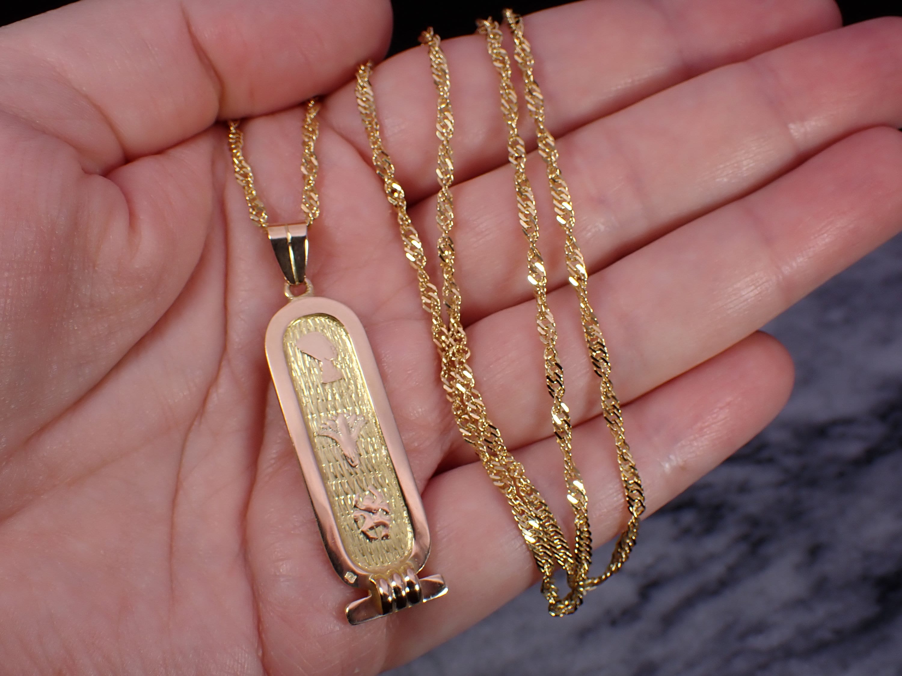 エジプトのカルトゥーシュ 18K & 14K イエローゴールド ヴィンテージ