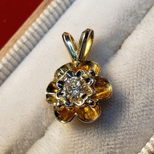Vintage 14K Yellow Gold 0.62 CTW Diamond Buttercup Pendant