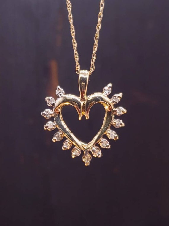 Beautiful Sparkly Heart Diamond Encrusted Pendant 