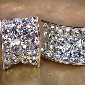 Vintage High Sparkle Gold Tone Clear Rhinestone Button Clip-On Earrings