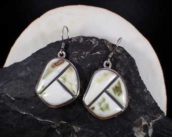 Vintage Sterling Silver White & Green Clam Shell Drop Dangle Earrings