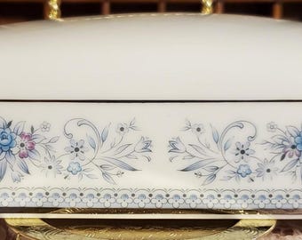 Noritake 1/4 pound covered butter dish Blue Hill collection lid only