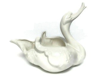 Vintage Hall Ceramic Swan #23