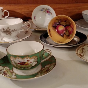 10 sets Vintage  Mismatched Tea Cups and Saucers  (20 pieces)