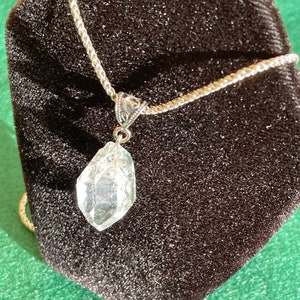 Colar com pingente de diamante Herkimer