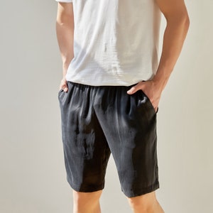 Short en daim noir en pure soie de mûrier pour homme | Taille moyenne | Charmeuse en soie suédée 19 mm