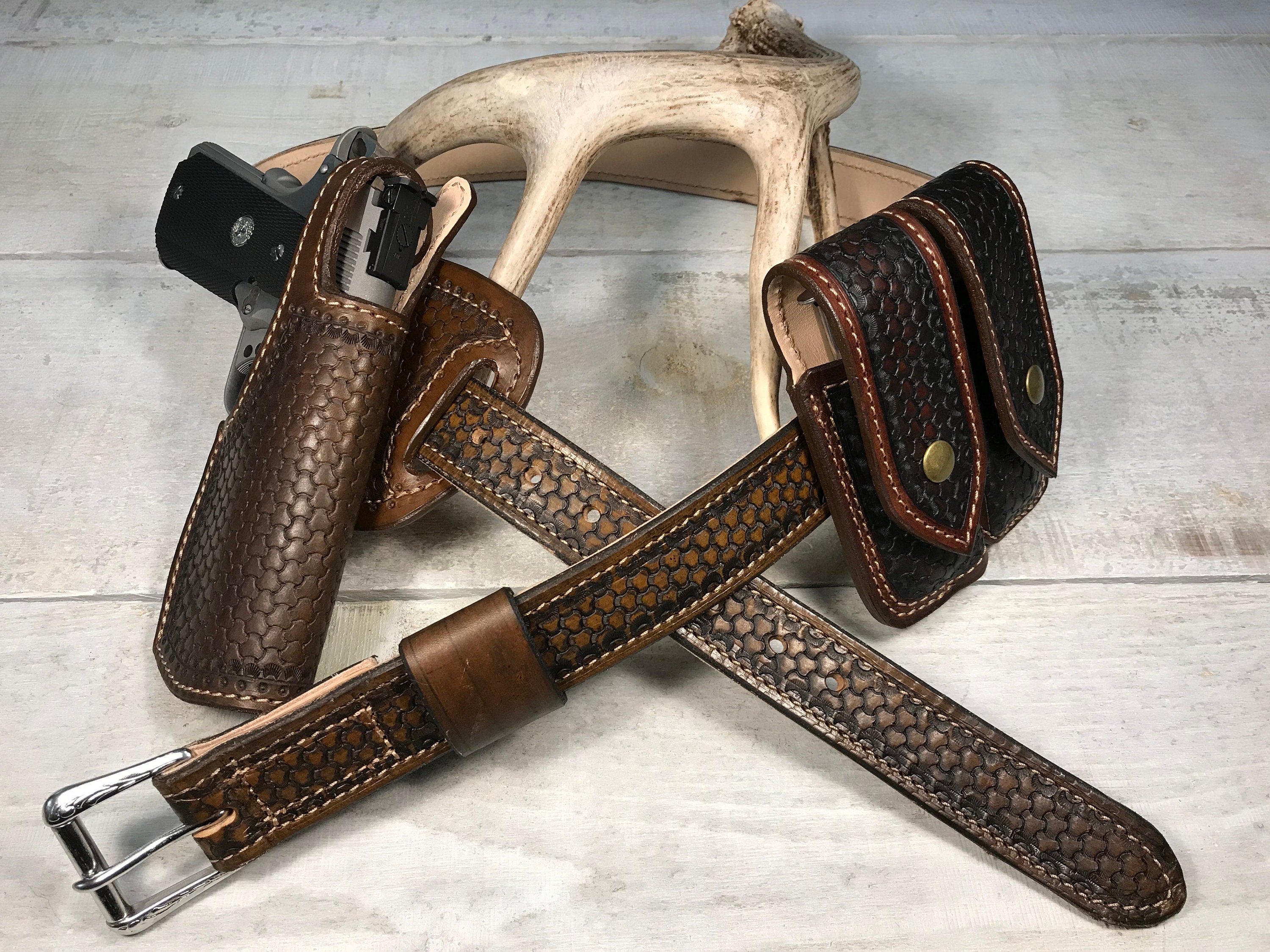 SHIPS FREE in NORTHAMERICA Handmade 1911 Leather Holster / Gun Belt