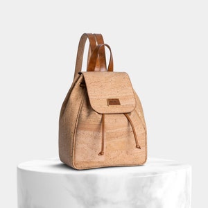 Cork Classic Backpack for woman, Natural cork and leather details