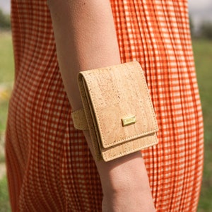 Pulsera de bolsillo de corcho, producto vegano de corcho, bolsillo para el pulso, pequeño accesorio de corcho