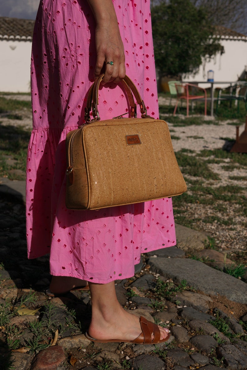 Cork Handbag gold texture,Classic Cork Bag, Woman Box Handbag, leather details, Crossbody strap, Crossbody bag, woman handbag, handbag image 5