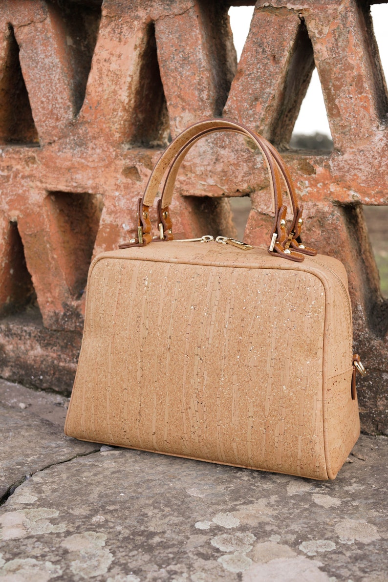 Cork Handbag gold texture,Classic Cork Bag, Woman Box Handbag, leather details, Crossbody strap, Crossbody bag, woman handbag, handbag image 4