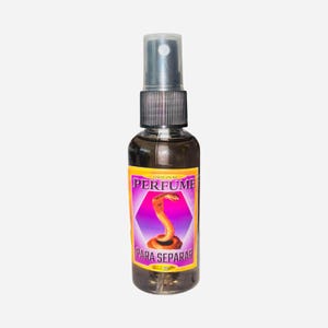 May include: A clear perfume bottle with a black cap and spray nozzle. The label features the word "PERFUME" above an illustration of a snake. The words "PARA SEPARAR" are printed below the snake illustration.