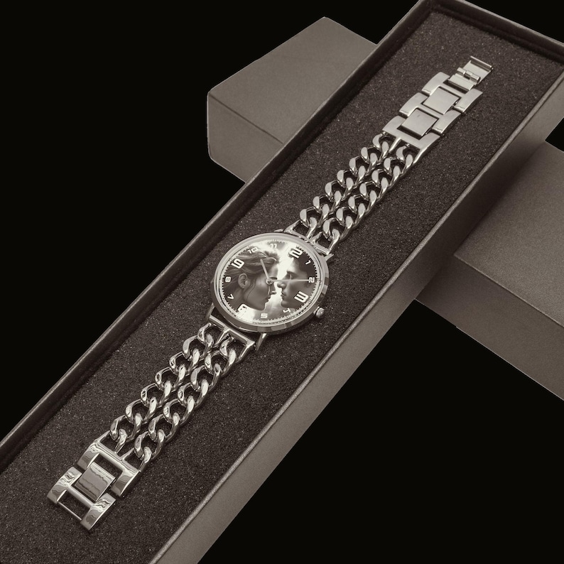 Personalized photo art watch gift for dad husband boyfriend memorial custom wristwatch.
Custom personalized wristwatch with photo art dial and stainless steel bracelet band.
Luxury personalized photo watch with hollow bracelet band and emotional custom design.
Custom memorial and family photo watch gift for him with modern luxury style.