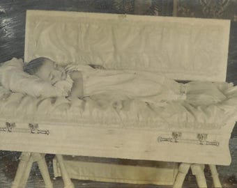 Antique Post Mortem Casket Photo 5513 Oddleys Strange & Bizarre