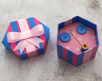 Button Box CORALINE "blue-pink" - How would your OTHER MOTHERs box be? Design yours. Visit my store.