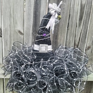 Shadow Witch Hat Wreath, Black Witch Hat Wreath, Halloween Wreath, Fall Wreath,