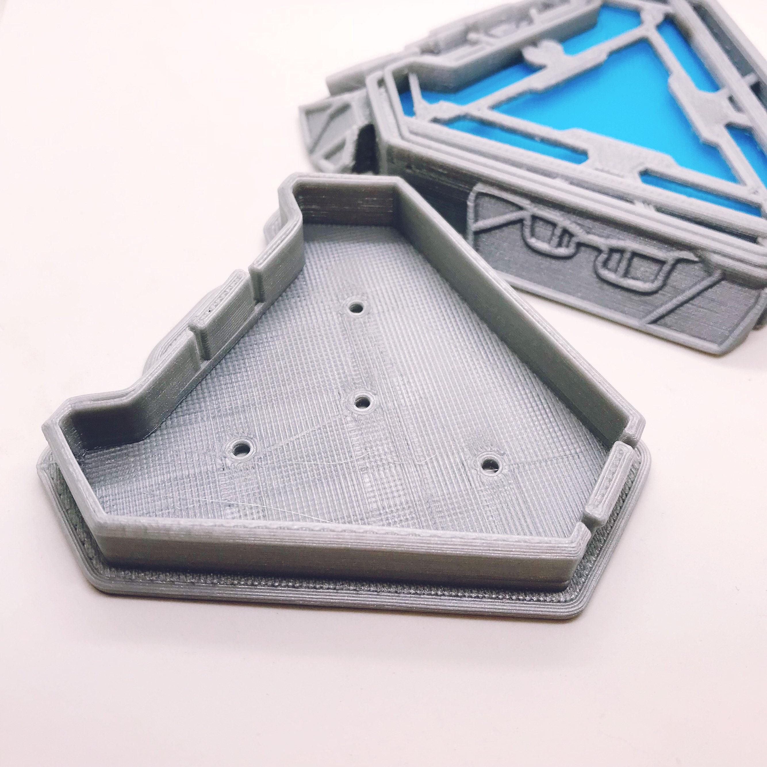 z　 希少　アークリアクターレプリカ　ミュージアムレプリカ社製 Amazon.co.jp: マーベル アイアンマン アークリアクター