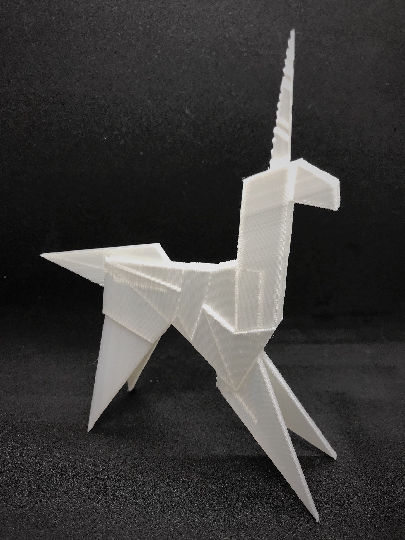 ブレードランナー 折り紙ユニコーンレプリカ - 幾何学的ローポリ映画