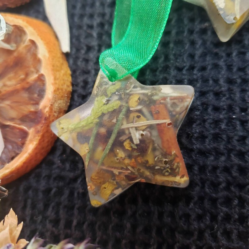 Herb filled Resin Leaves /& Stars Yule Decorations Christmas Decoration