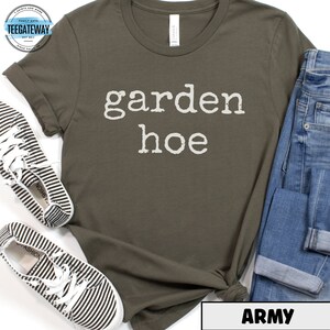 Maglietta divertente con zappa da giardino, maglietta per giardiniere, maglietta per il giardino della nonna, foresta alimentare, maglietta per il pollice verde, appassionato di giardinaggio, fattoria urbana Army