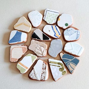 215 gr, 16 pezzi, frammenti di ceramica marina, vera ceramica marina da spiaggia, N080