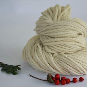PUNO BABY ALPACA Yarn ~ Snow ~ Chunky 100gr, made entirely in Peru, supporting small farming communities, natural yarn, no nylon yarn