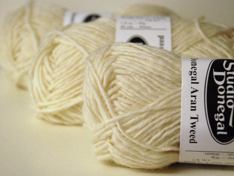 BAININ 1443 ~ Traditional Irish WOOL Tweed ~ Aran