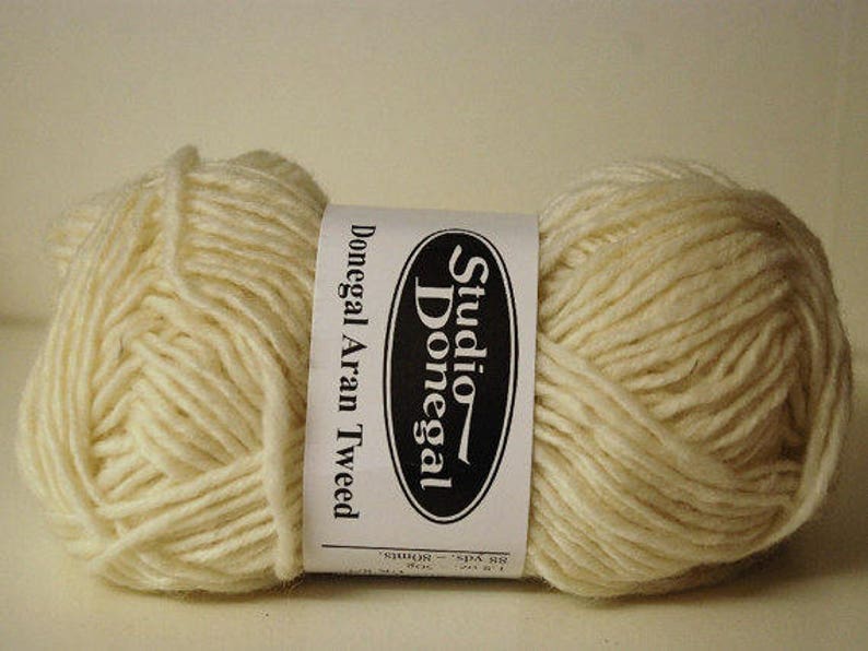 BAININ 1443 ~ Traditional Irish WOOL Tweed ~ Aran