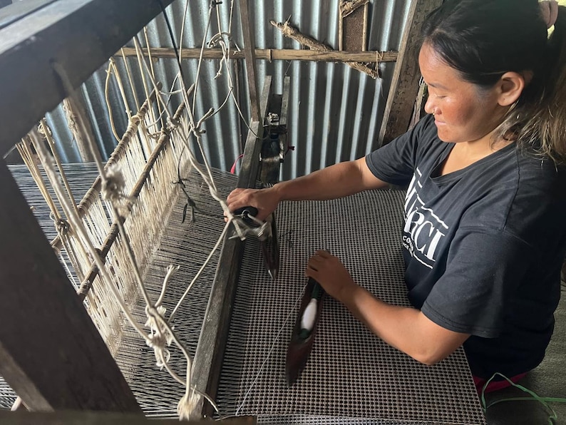 weaving with nettle fibre