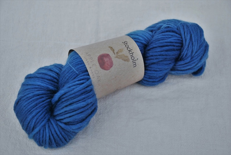 Naturally Dyed CHUNKY WOOL YARN ~ Naturally Dyed ~ Stockholm ~ Skyline ~ plant dyed with indigo ~ Bulky yarn crochet weaving