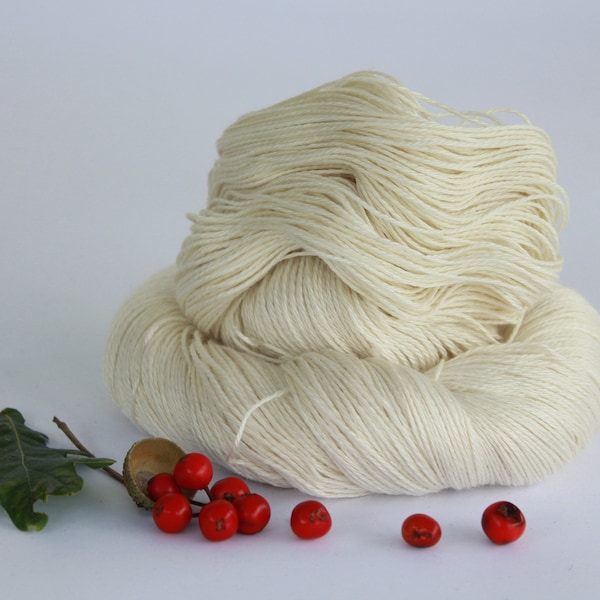 APPLEOAK YETI ~ Yak & Silk yarn ~ White natural undyed yarn