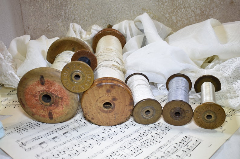 Mixture of Wood /& Early Plastic Decorative Bobbins or Spools French Haberdashery Collection Large French Vintage Wood Bobbins with Thread