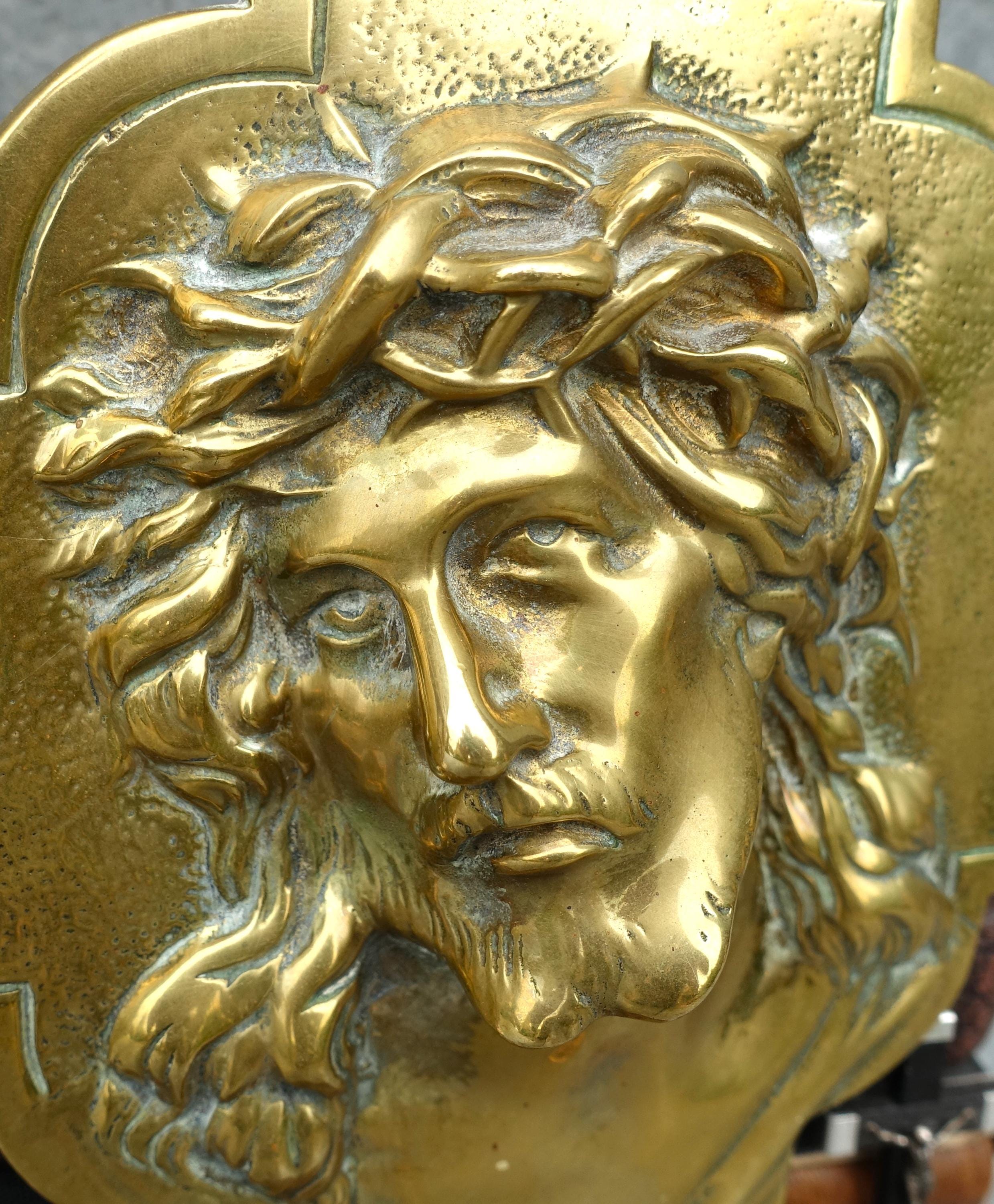 アンティーク真鍮製聖水盤：イエス・キリストのレリーフ、フランスの