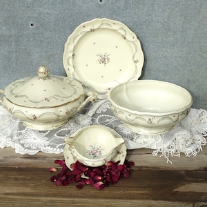 Fabulous French Five Piece Ancienne Fabrique Royale Limoges Table Service, Beautiful Floral Patterned Mid&#39; 1900&#39;s Porcelain Dinner Service.