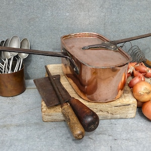 French Very Unusual Copper Saucepan, Lidded Copper Braisièrer, Backwards Lidded Saucepan, Perfect French Country Kitchen Decor, A Rare Thing
