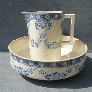 Vintage Sarreguemines Pitcher & Basin Set – &quot;DARIUS&quot; Pattern – French Country Cottage Decor, French Antique VGC Cream And Blue Wash Set