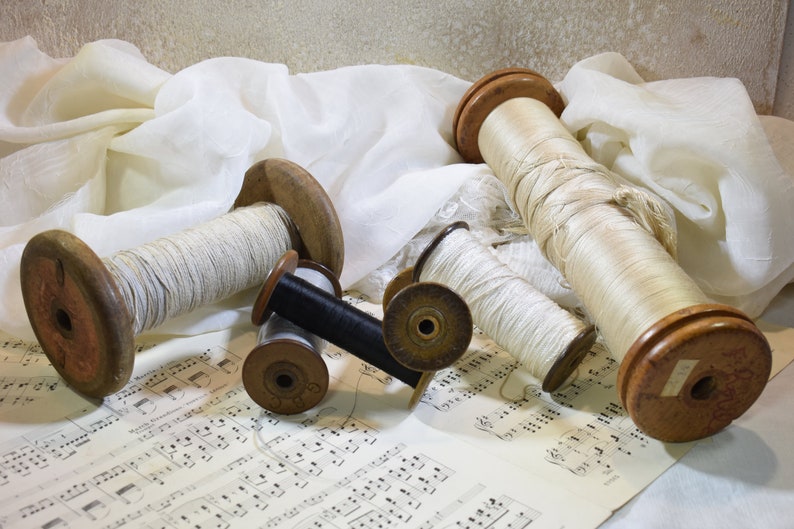 Mixture of Wood /& Early Plastic Decorative Bobbins or Spools French Haberdashery Collection Large French Vintage Wood Bobbins with Thread