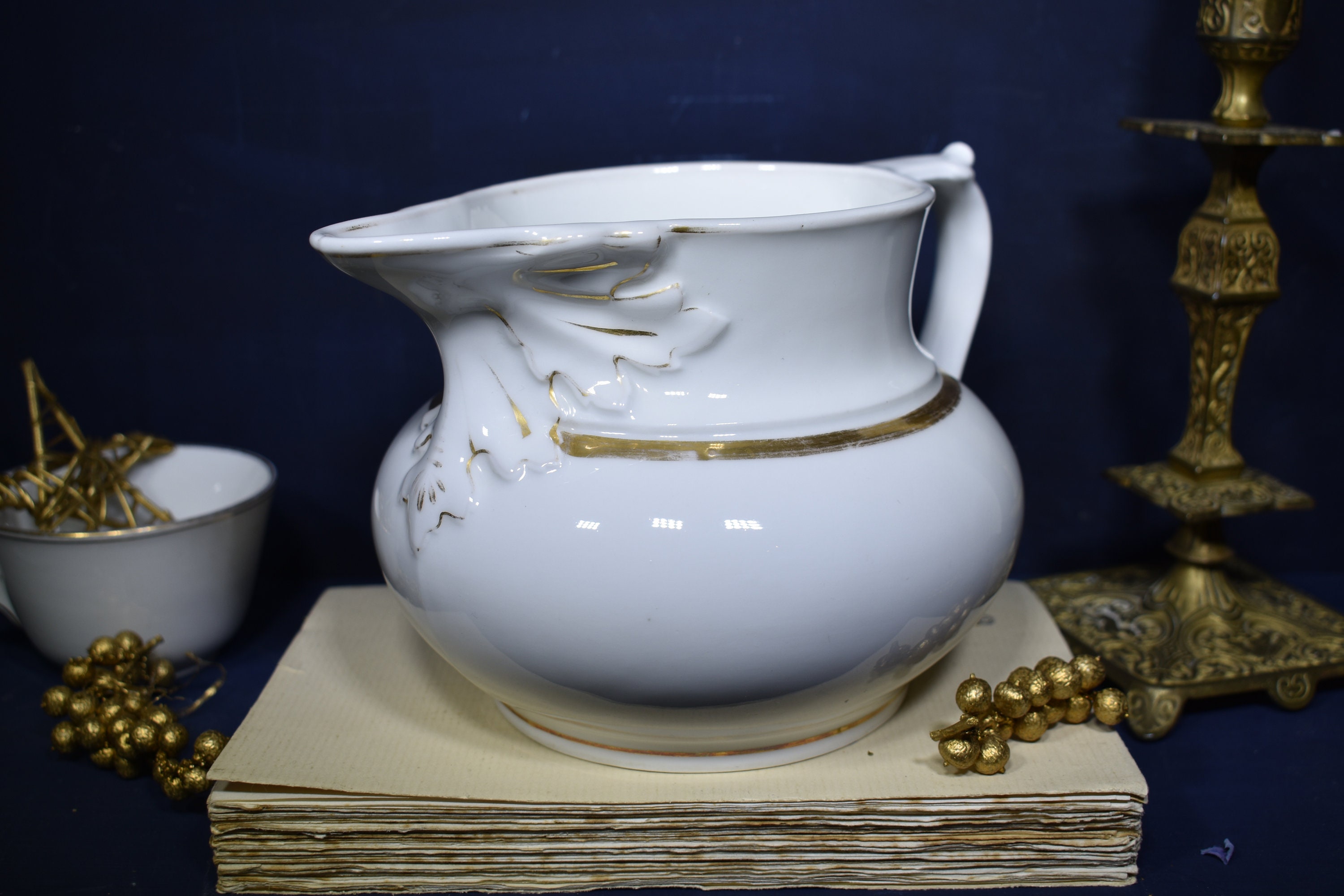 Pichet d'eau en Porcelaine Des Années 1800 Français, Une Belle Cruche Blanche Antique Pichet de Lava